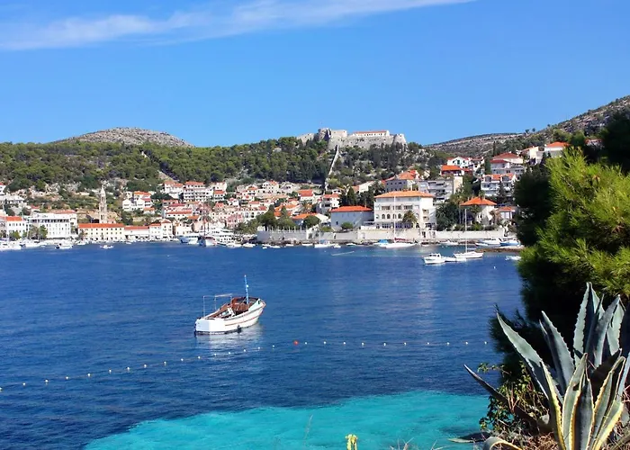 Pensión And With Parking Space Hvar - 8717 Hvar Town